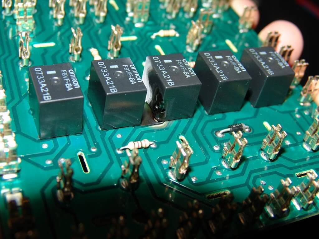 Sparkys Answers - 2003 Ford Expedition, No Run, No Fuel ... 2003 ford expedition eddie bauer fuse box 